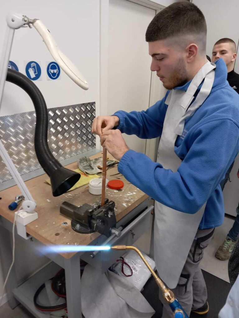 Corso di saldobrasatura per i ragazzi del centro di formazione di Sesto San Giovanni presso Mitsubishi Electric Italia